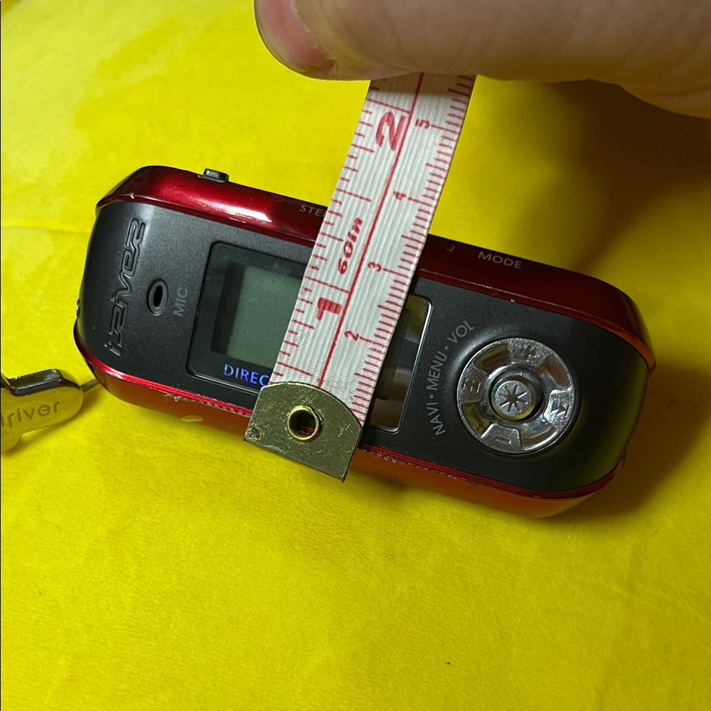 Red Portable MP3/Voice Player with Direct Encoding and Built-In Mic - Picture 11 of 13